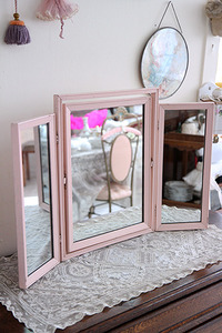 영국 핑크 우드 프레임 접이식 3면 거울
